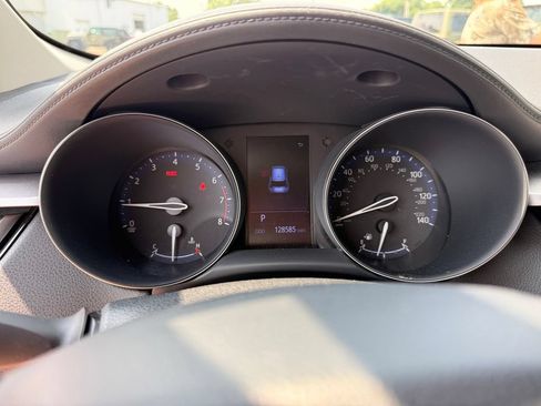 Used 2020 Toyota C-HR LE FWD image 27
