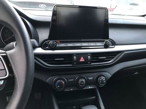 Used 2023 Kia Forte LXS w/ LXS Technology Package image 5