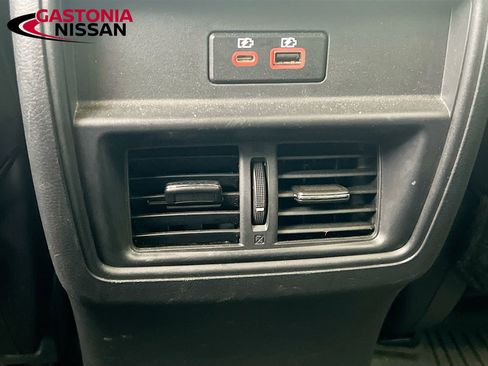 Used 2023 Nissan Murano SV image 32