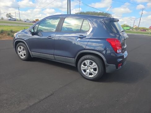 Used 2018 Chevrolet Trax LS FWD image 10
