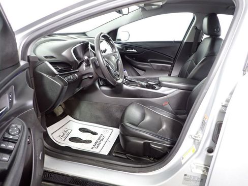 Used 2018 Chevrolet Volt Premier w/ Driver Confidence Package image 19
