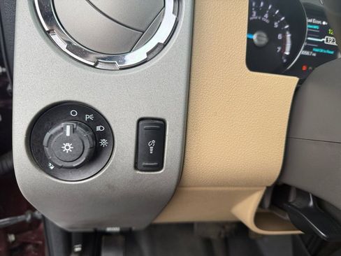 Used 2015 Ford F250 Lariat image 24