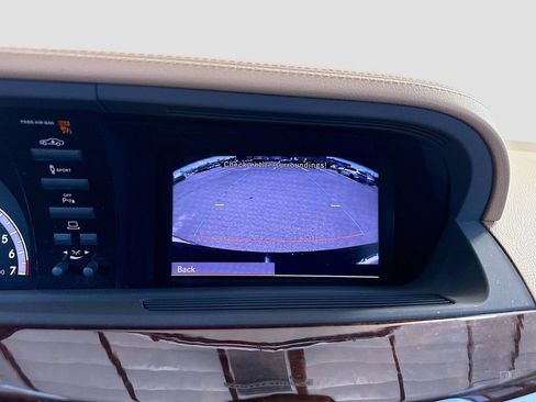 Used 2011 Mercedes-Benz S 550 4MATIC image 15