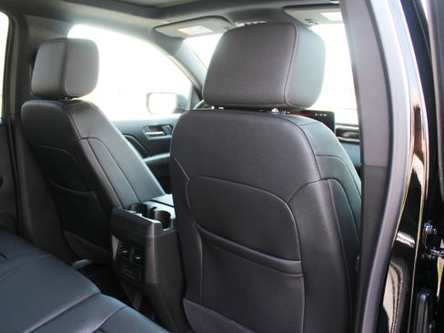 New 2025 GMC Canyon Elevation w/ Convenience Package image 44