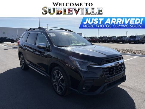 Used 2023 Subaru Ascent Limited w/ Technology Package image 1