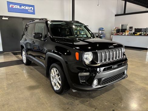 Used 2020 Jeep Renegade Latitude w/ Cold Weather Group AWD/4WD image 4