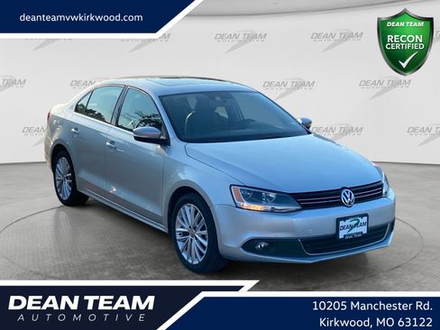 Used 2011 Volkswagen Jetta SEL FWD image 1