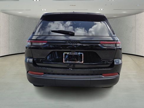 New 2026 Jeep Grand Cherokee Altitude RWD image 5
