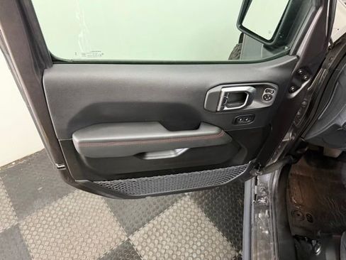 Certified 2025 Jeep Wrangler Unlimited Rubicon w/ Convenience Group AWD/4WD image 20