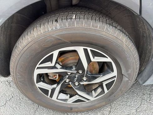 Used 2024 Kia Sportage LX image 27