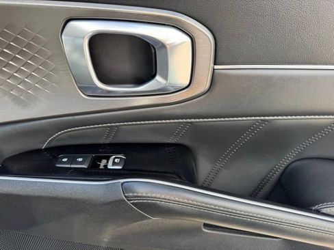 Used 2022 Kia Sorento SX image 24