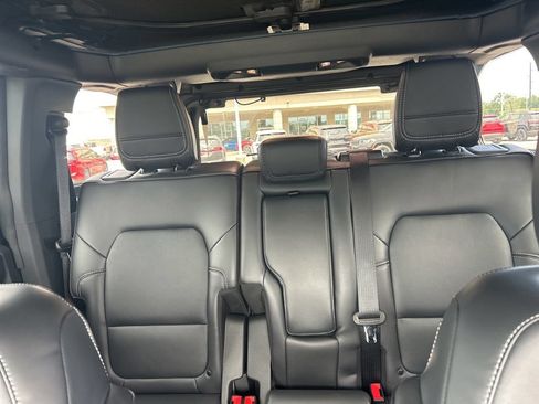 Used 2025 Ford Bronco Outer Banks AWD/4WD image 14