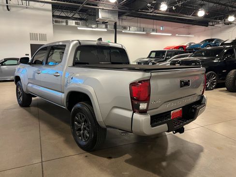 Used 2023 Toyota Tacoma SR5 w/ Technology Package AWD/4WD image 5