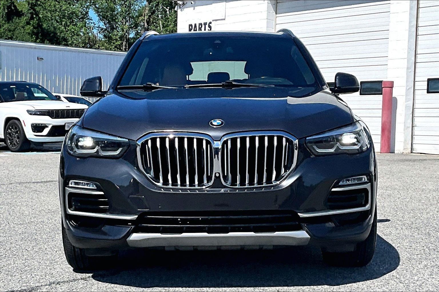 Used 2019 BMW X5 xDrive40i w/ Convenience Package AWD/4WD image 2