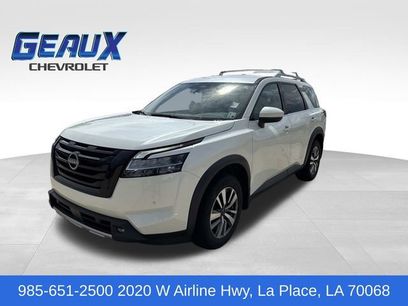 Used 2023 Nissan Pathfinder SL w/ Lighting Package (N92)