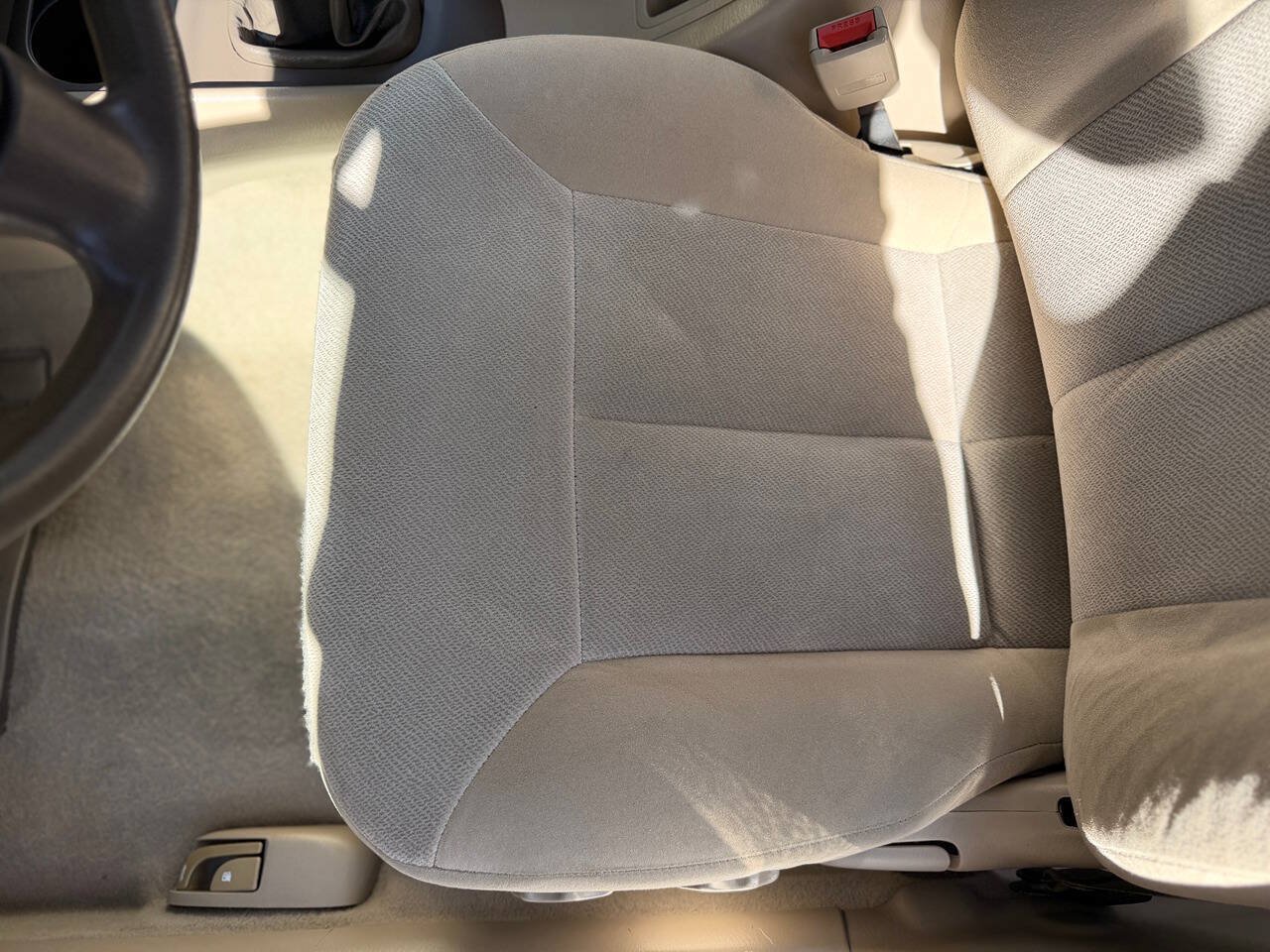 Used 2002 MAZDA Protege FWD image 10