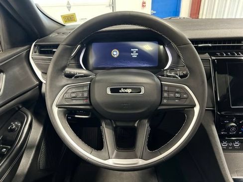 Used 2023 Jeep Grand Cherokee L Laredo AWD/4WD image 15