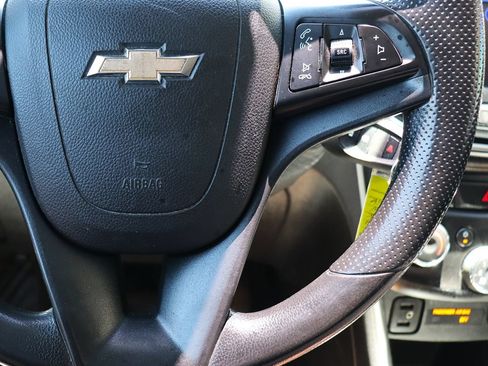 Used 2020 Chevrolet Trax LS FWD image 52