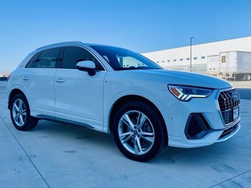 Used 2020 Audi Q3 2.0T Prestige w/ Prestige Package image 3