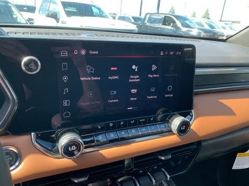 New 2025 GMC Canyon AT4 w/ Nightfall Edition image 21