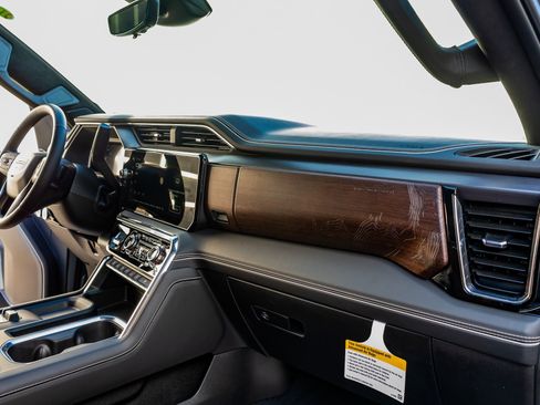 Used 2026 GMC Sierra 3500 Denali Ultimate image 18