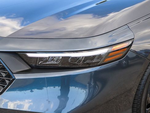 Certified 2025 Honda Accord SE image 5