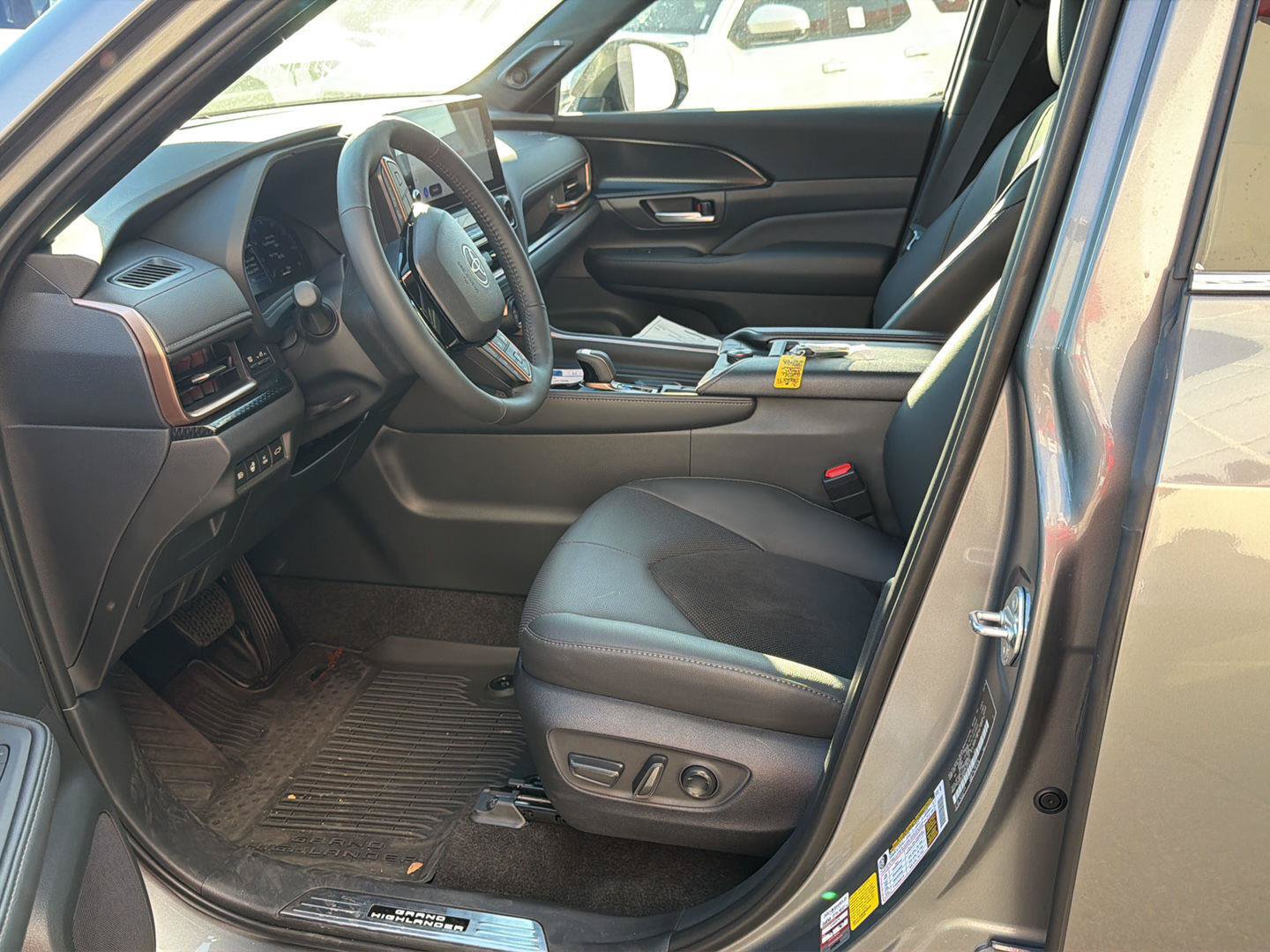 New 2026 Toyota Grand Highlander AWD Hybrid image 15