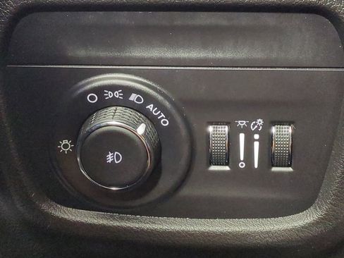 Used 2022 Jeep Grand Cherokee L Overland w/ Luxury Tech Group IV AWD/4WD image 33