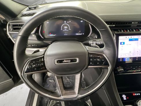 Used 2022 Jeep Grand Cherokee Overland AWD/4WD image 11
