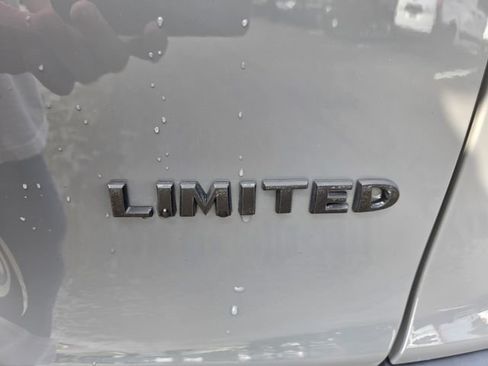 Used 2020 Jeep Cherokee Limited AWD/4WD image 25