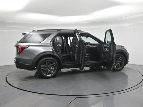 New 2026 Ford Explorer ST AWD/4WD image 4