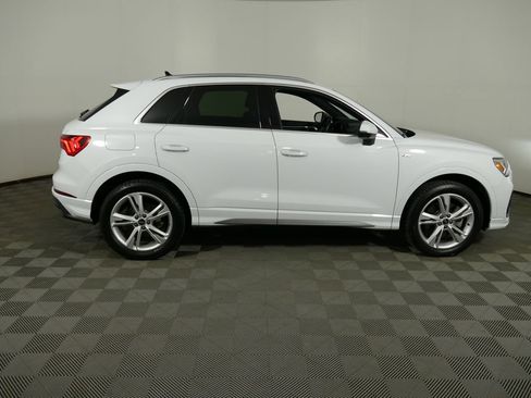 Used 2023 Audi Q3 2.0T Premium Plus w/ Premium Plus Package AWD/4WD image 2