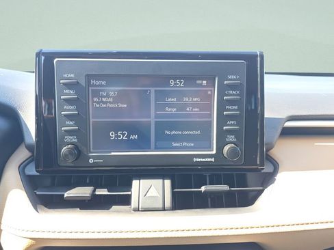 Used 2021 Toyota RAV4 LE AWD/4WD image 14