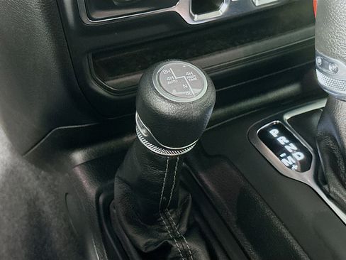 Used 2025 Jeep Wrangler Unlimited Sahara w/ Safety Group AWD/4WD image 24