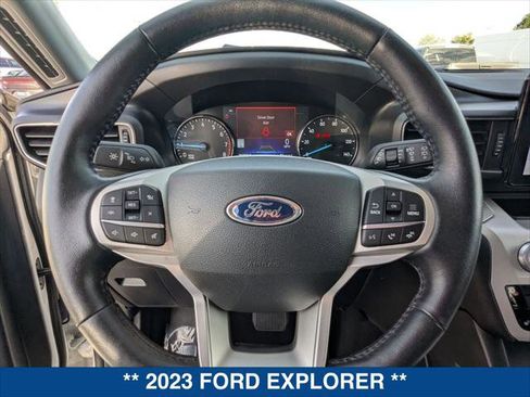 Used 2023 Ford Explorer XLT w/ Equipment Group 202A image 13