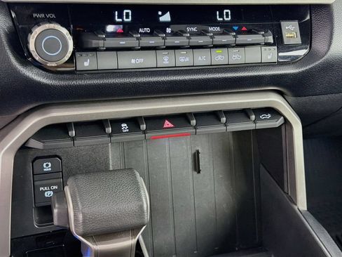 Used 2025 Toyota Tundra SR5 w/ SR5 Premium Package AWD/4WD image 20