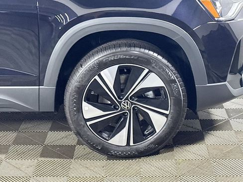 New 2025 Volkswagen Taos SE image 23