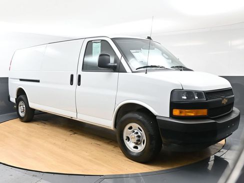 Used 2024 Chevrolet Express 3500 Extended w/ Driver Convenience Package image 3