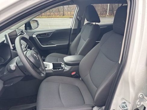 Certified 2025 Toyota RAV4 LE image 39