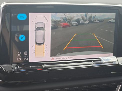 New 2025 Volkswagen Atlas Cross Sport SE FWD image 12