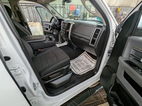 Used 2019 RAM 1500 Classic Warlock image 5