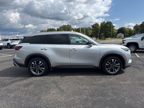 Used 2023 INFINITI QX60 Luxe image 2