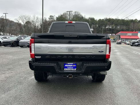 Used 2017 Ford F250 Platinum w/ Platinum Ultimate Package image 4
