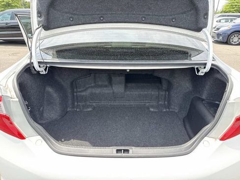 Used 2013 Toyota Camry XLE w/ Leather Pkg FWD image 12