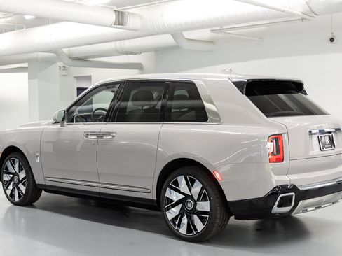 New 2026 Rolls-Royce Cullinan AWD/4WD image 4