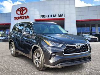 Used 2024 Toyota Highlander XLE AWD/4WD video 1