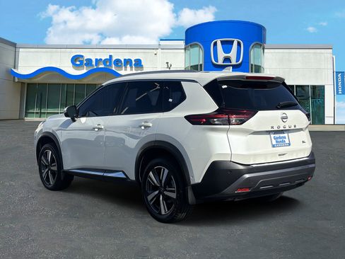Used 2023 Nissan Rogue SL w/ SL Premium Package FWD image 4