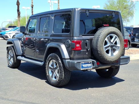 Used 2019 Jeep Wrangler Unlimited Sahara AWD/4WD image 3