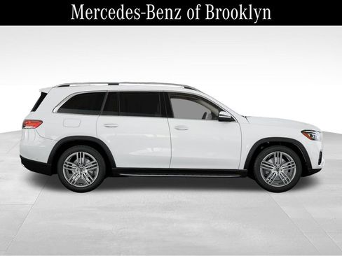 Used 2026 Mercedes-Benz GLS 450 4MATIC image 2