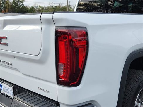 Used 2024 GMC Sierra 1500 SLT image 7